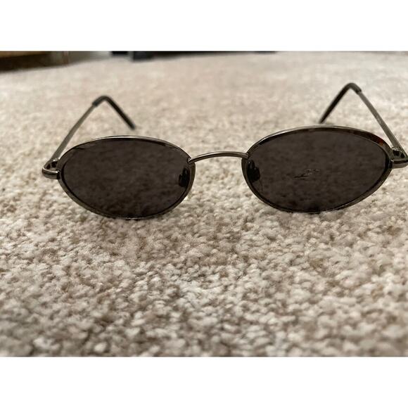 The Limited Vintage Silver Rimmed Round Sunglasses with Dust Bag - Picture 5 of 8